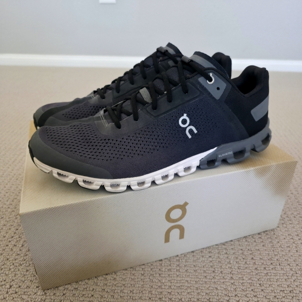 On Running Men's CLOUDFLOW Black/Asphalt US 12.5
